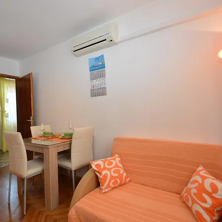 Pensionat House Orhideja 3*