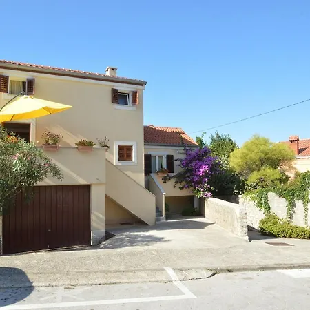 Pensionat House Orhideja 3*