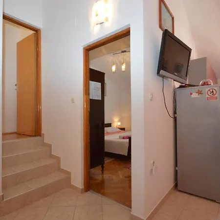 House Orhideja Πανσιόν