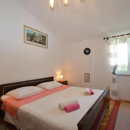 House Orhideja Πανσιόν